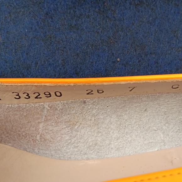 SALVATORE FERRAGAMO LEATHER FLATS BOUTIQUE EDITION SZ 7 - Picture 10 of 12